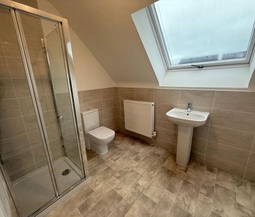 3 bedroom end of terrace house to rent - Photo 4