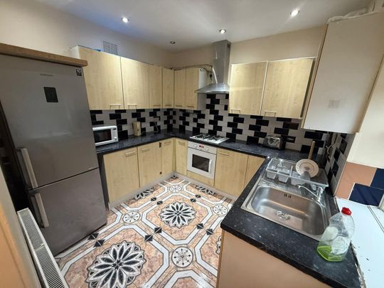 3 Bed Flat, Bristol Road, B29 - Photo 1