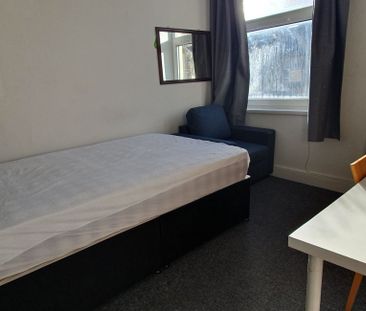 Flat 4, 20 Mundy Place, Cathays, Cardiff, CF24 4BZ - Photo 2