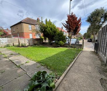 2 bedroom maisonette to rent - Photo 5