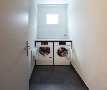 Moderne Familienwohnung mit Wintergarten und Balkon - Photo 5