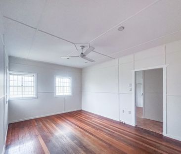 1037 Logan Road, Holland Park West QLD 4121 - House For Rent | Domain - Photo 1