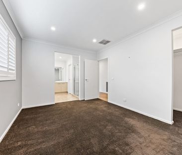 Former Display Home now available for rent! - Photo 2