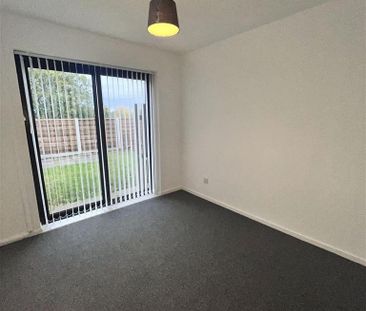 2 bedroom detached bungalow to rent - Photo 2