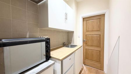 Studio to rent - Photo 3