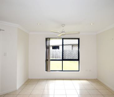 :: Take over Lease - Immaculate four bedroom home in Telina! - Photo 2