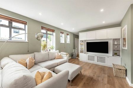 Elmtree Road, Teddington, TW11 - Photo 2