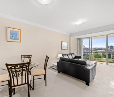 ARGUABLY THE CBDs FINEST RIVERFRONT COMPLEX 1 Bedroom Furnished - Photo 6