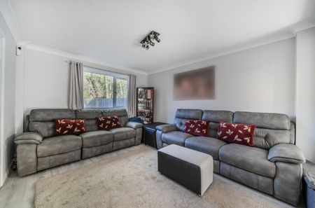 The Close, College Town, Sandhurst, Berkshire, GU47 - Photo 3