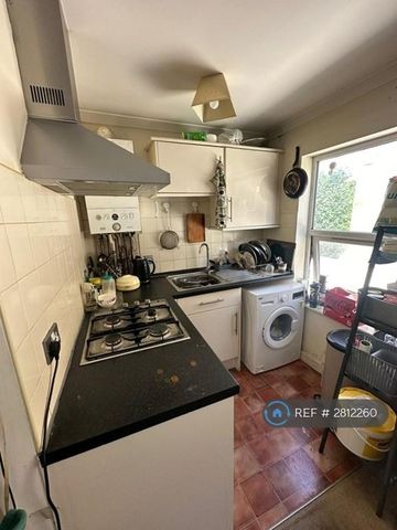 1 bedroom flat to rent - Photo 4