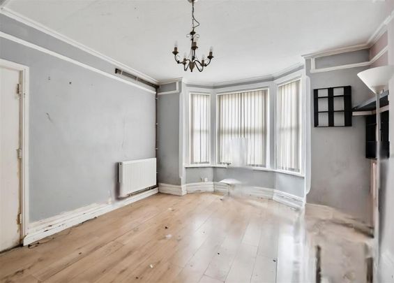 4 bedroom semi-detached house to rent - Photo 1