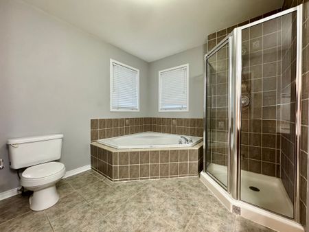 For Lease - 26 Belgrave Square, Markham, Ontario - Photo 5