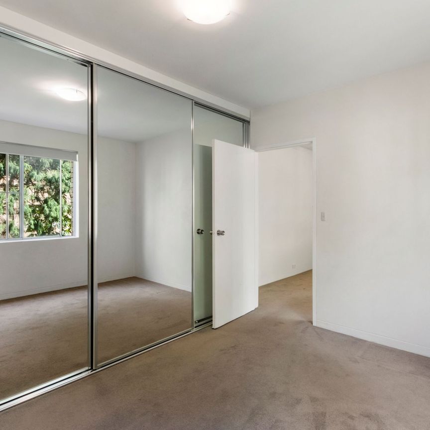 Beautiful Leafy Unit in Quiet Location - Photo 1