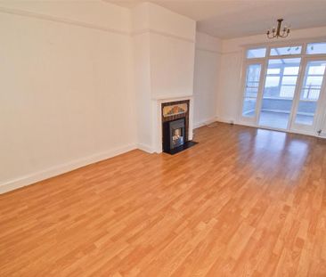 5 bedroom detached house to rent - Photo 4