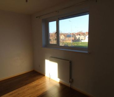 2 bedroom semi-detached house to rent - Photo 3