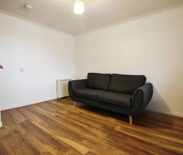 Barnum Court, Swindon, Swindon, SN2 - Photo 3