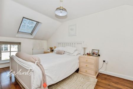 2 bedroom end of terrace house to rent - Photo 4