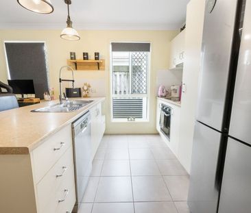 Modern Family Home - Photo 6