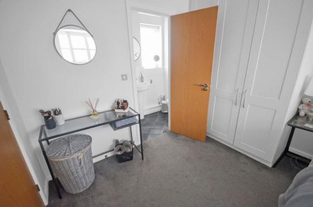 3 bedroom detached house to rent - Photo 4