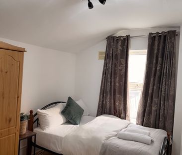 Room in a Shared House, Barking Road, E13 - Photo 5