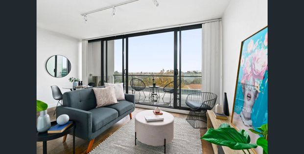 Modern living in the heart of Essendon North - Photo 1