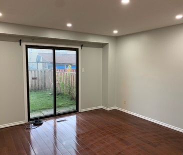 For Lease - 20 Glanvil Crescent, Toronto, Ontario - Photo 3