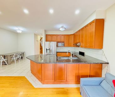 For Lease - 2370 Wasaga Drive, Oakville, Ontario - Photo 4