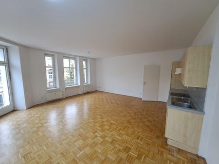 Toller Ausblick! ...direkt auf die Ringstraße! - Photo 2