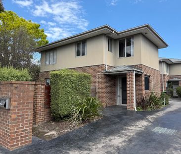 Modern Townhouse - Perfectly Positioned! - Photo 6