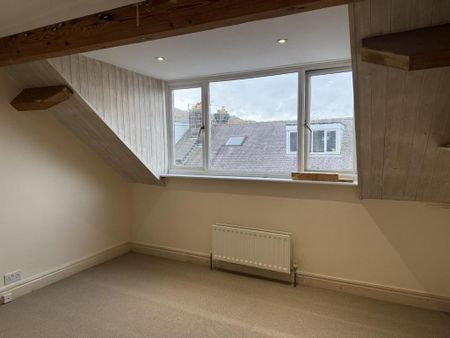3 bedroom terraced house to rent - Photo 2