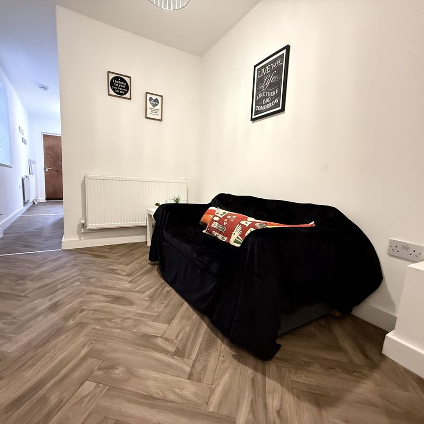 1 Bed Flat, Fully Furnished One Bedroom, LE2 - Photo 1