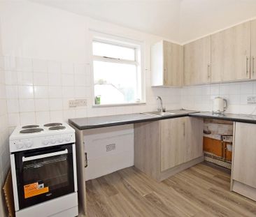 3 bedroom flat to rent - Photo 1