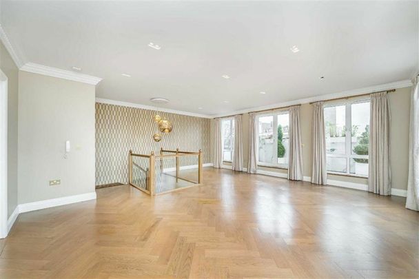 Gloucester Terrace, London, W2 - Photo 1