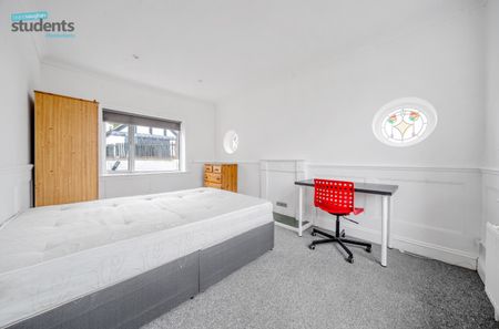 5 bedroom semi-detached house to rent - Photo 3