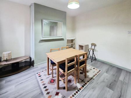 2 bedroom terraced house to rent - Photo 2