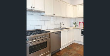 Recently renovated 3 double bedroom federation house - Photo 5