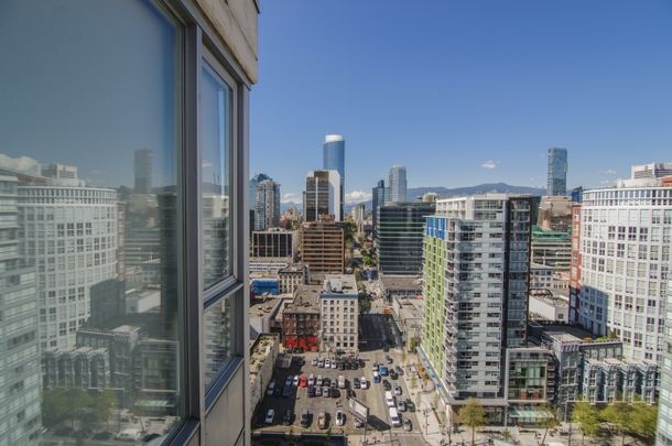 Penthouse in Downtown Vancouver, BC - Photo 1