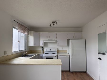 603 50 Avenue Southwest, Calgary - Photo 3