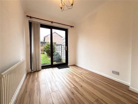 3 bedroom mews to rent - Photo 2