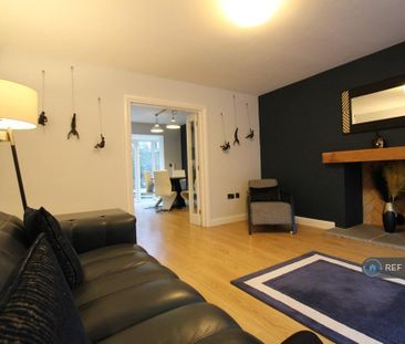 5 bedroom detached house to rent - Photo 3