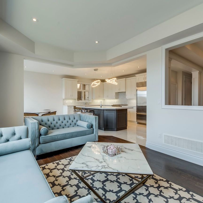 For Lease - 2441 Chateau Common, Oakville, Ontario - Photo 1