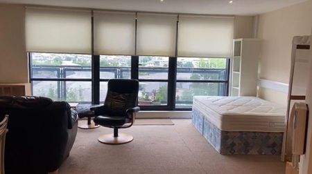 Studio to rent - Photo 5