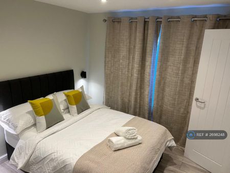 1 bedroom in a house share to rent - Photo 4