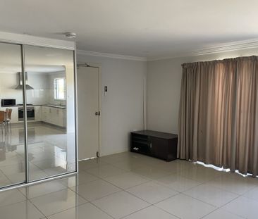 Air-conditioned studio apartment in great location - Photo 4