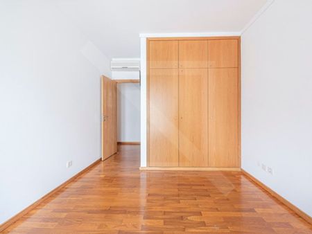 3 room luxury Apartment for rent in Parque das Nacoes Sul, Parque das Nações, Lisbon - Photo 2