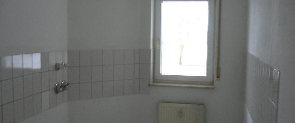 Gepflegte 2-Zimmer-EG-Wohnung mit großzügiger Terrasse in Rodgau- - Foto 1