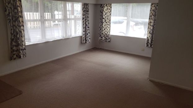 Two bedroom townhouse close to city - Photo 1