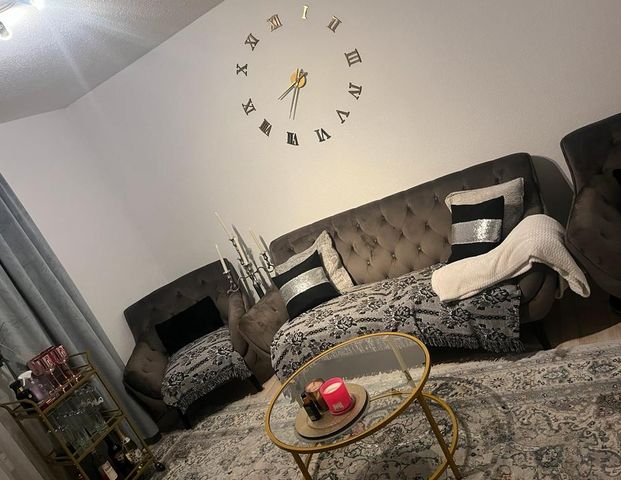 Schöne Zwei Zimmer Wohnung in der nähe von der Donau 750€ Warm - Foto 1