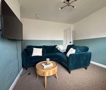 Bed // West End Student House // July, LN1 - Photo 3