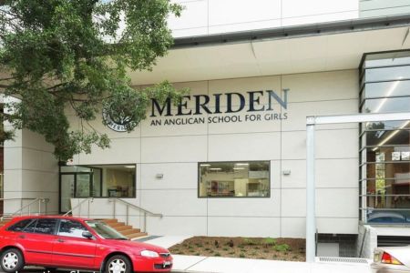 Dual level top floor apartment - East aspect - Photo 2